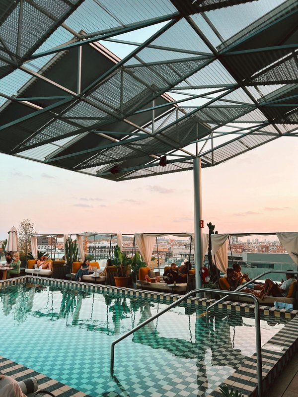 Volets de piscine : sécurité, économie et design modernes